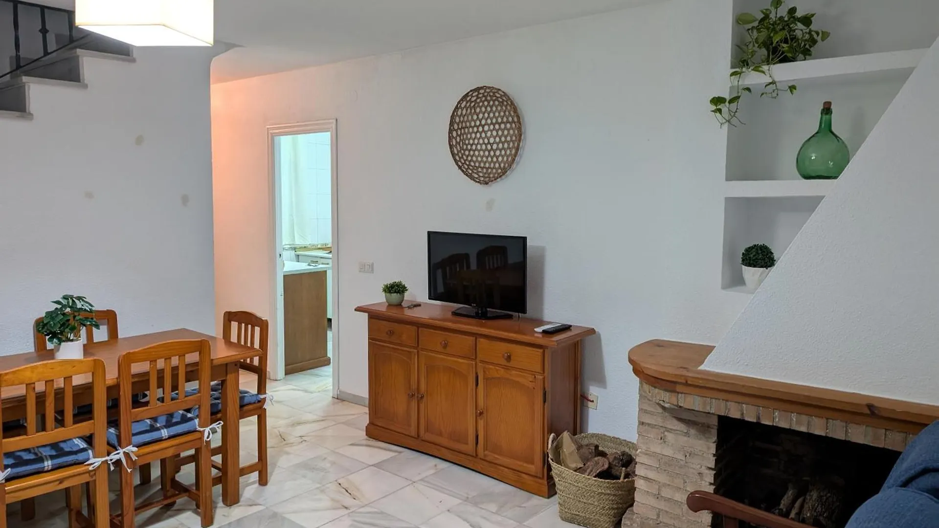 Chalet Adosado En Matalascanas Con Piscina Y Chimenea, Cerca De La Playa